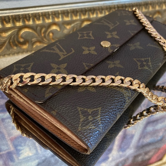 Louis Vuitton Long Wallet Chained Wallet on Chain WOC Purse Wallet Crossbody - Picture 6 of 9